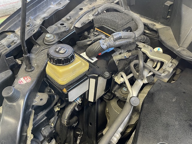 日産 エルグランド E52 パワステポンプ