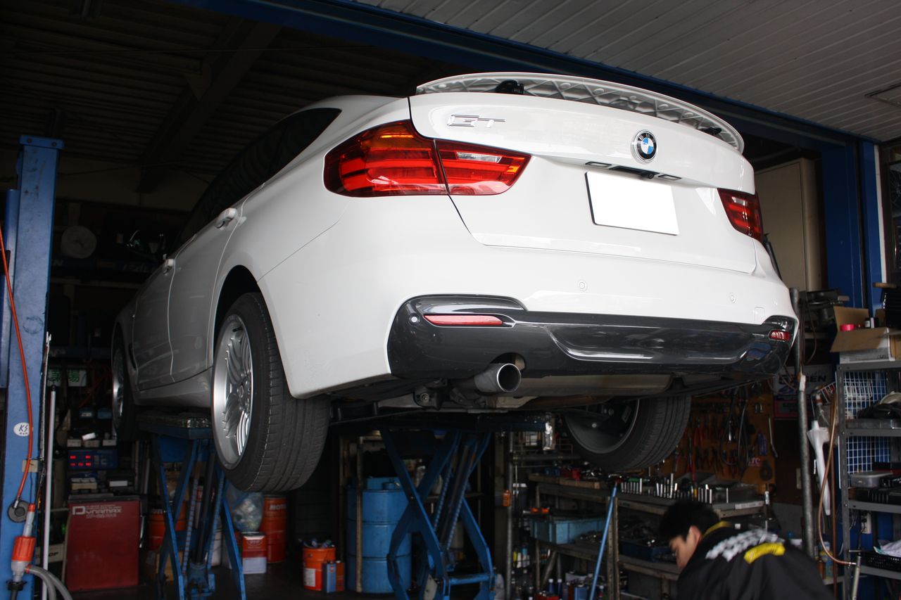 BMW320iGT（F34）のマフラー加工取り付け : オートライフハノ