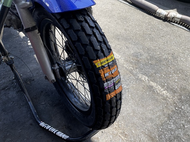 滋賀オートライフハノ ホンダ「FTR223」の持込タイヤ交換(前後