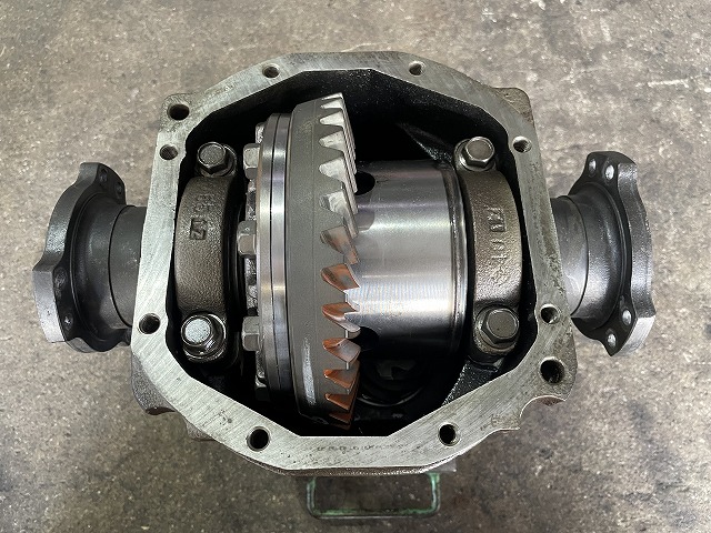 滋賀オートライフハノ 日産「シルビア」(S14)の「4.6」ファイナル交換