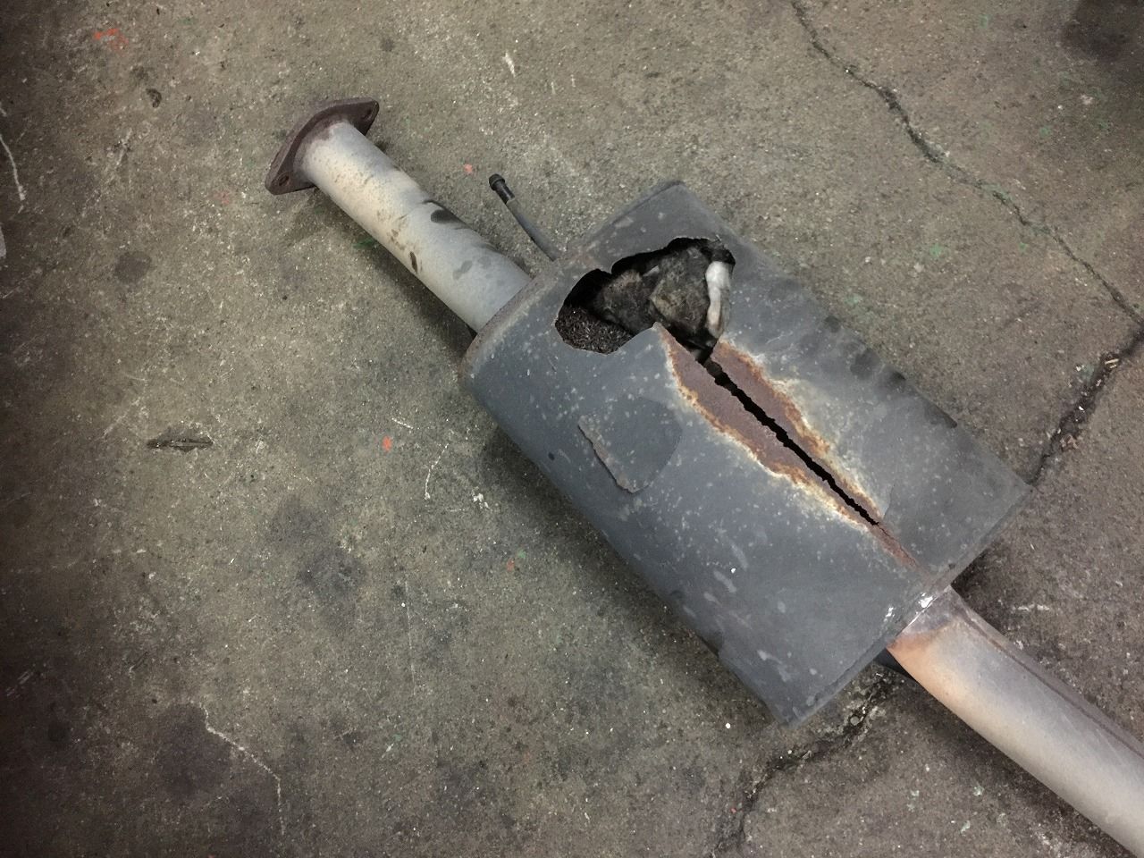 エリシオンのマフラー溶接修理 オートライフハノ オフィシャルブログ