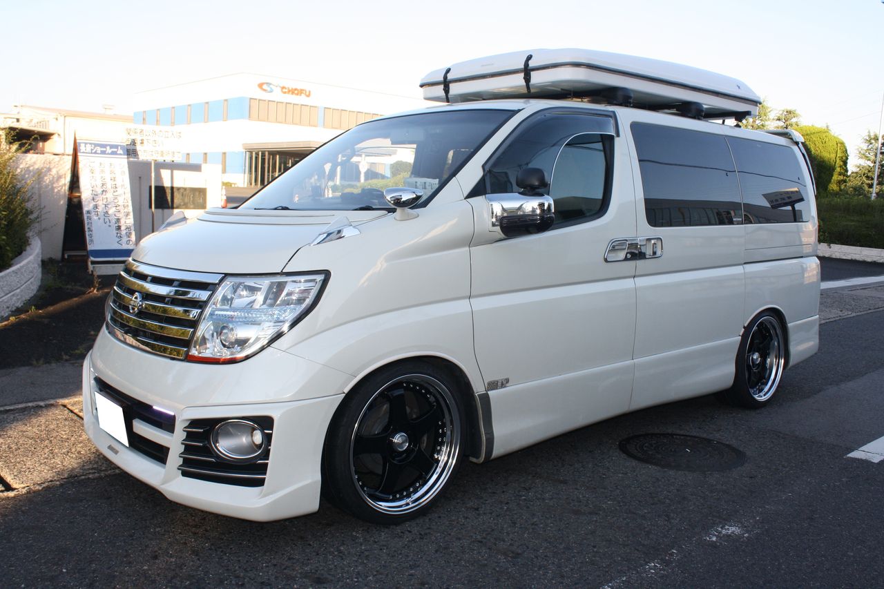 エルグランド E51 インチアルミセット取付 プロフェッサー オートライフハノ オフィシャルブログ