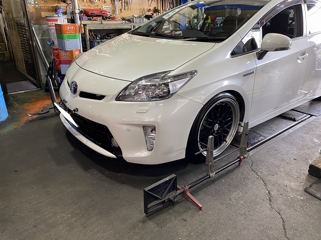 滋賀 30プリウスの車高調キット取付（テイン フレックスZ） : オート