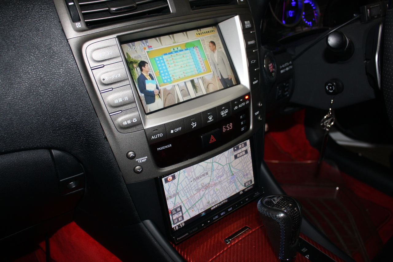 レクサスIS350（GSE21）社外ナビ取り付け（MVX-140） : オート