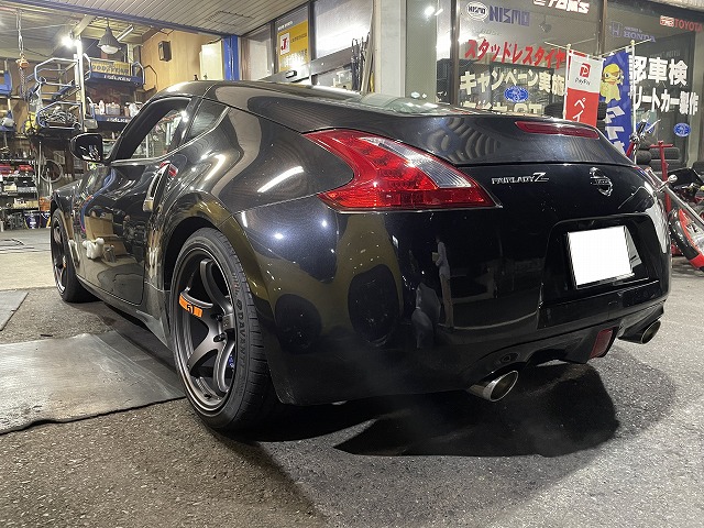 滋賀オートライフハノ Z34フェアレディZにグラムライツ「57CR