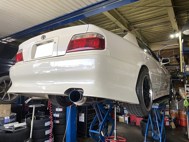 滋賀オートライフハノ チェイサー(JZX100)のマフラー底上げ溶接加工