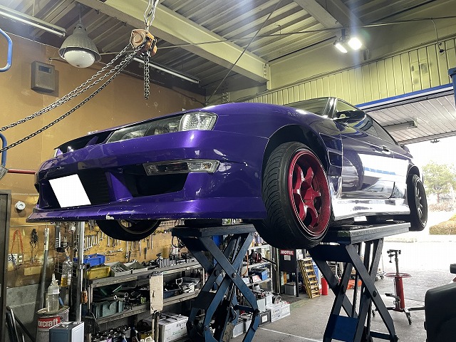 滋賀オートライフハノ 日産「シルビア」(S14)の「4.6」ファイナル交換