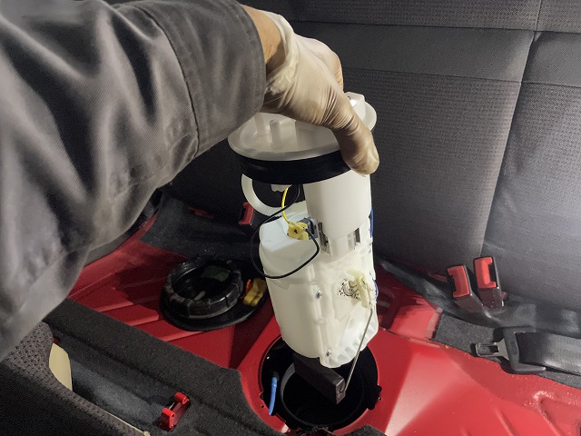 滋賀 VW「ルポ」の燃料ポンプ＆ATF交換 : オートライフハノ