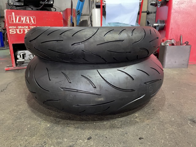 滋賀 カワサキ「ZX-12R」の持ち込みタイヤ交換 : オートライフハノ