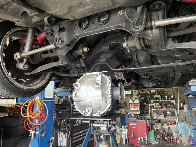 滋賀オートライフハノ 日産「シルビア」(S14)の「4.6」ファイナル交換