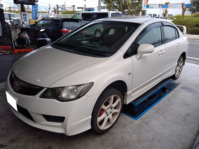 滋賀オートライフハノ ホンダ「シビック タイプR」(FD2)の