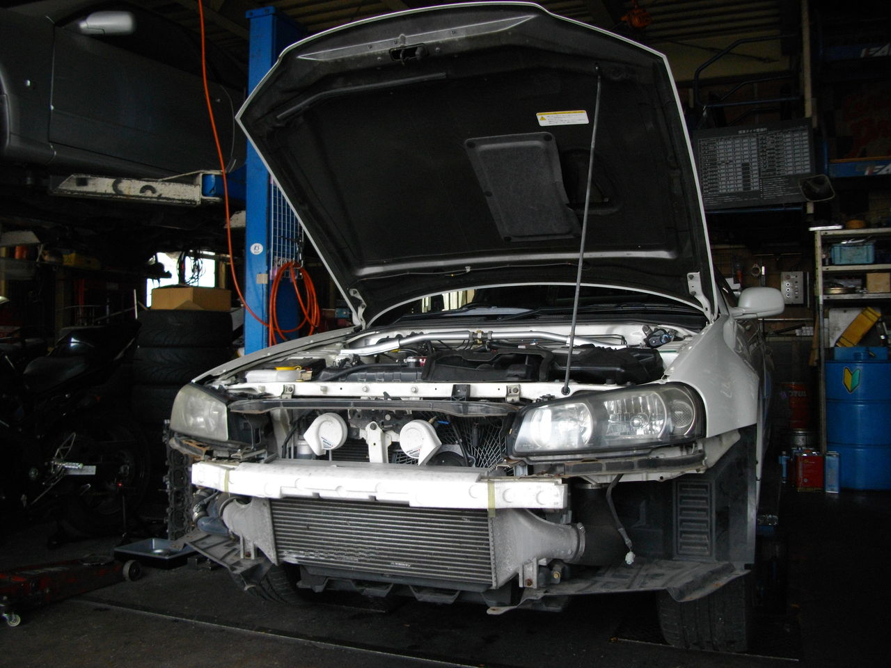 GT-R（BNR34）のフロントバンパー交換 : オートライフハノ