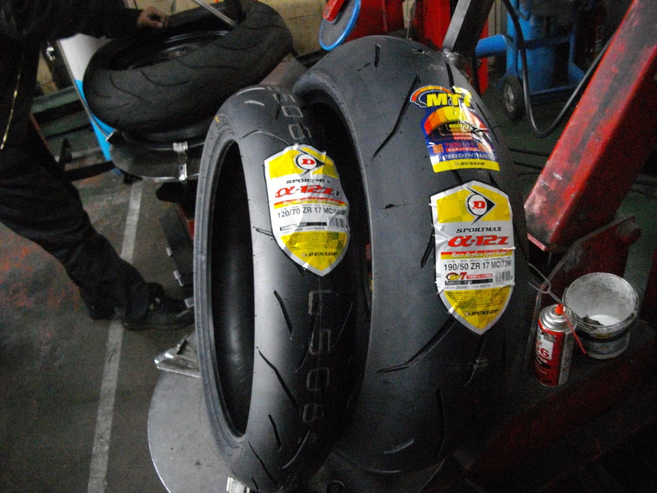 Cbr1000rrタイヤ交換 オートライフハノ オフィシャルブログ