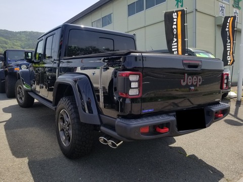 23-05-18-12-24-04-359_deco