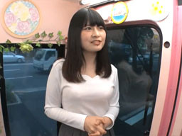 都内有数の名門大学にマジックミラーを置いて、インテリ女子大生が素股初体験すると興奮しちゃった！