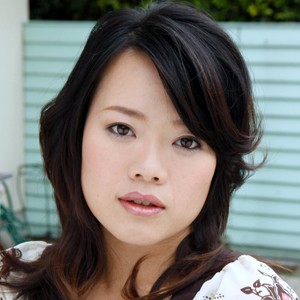 ぽっちゃり若妻のかおるさん、恥ずかしい言葉を言わされて自分で盛り上がってしまいます！お願いされたのできっちり中に出させていただきました！