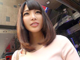 秋葉原で見つけた清楚なメイドカフェ店員が「もう5年くらい彼氏いないです♪」と言ってハメ撮りしてくれた！