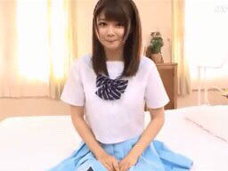 「何で制服なんですか…（≧∇≦）」アイドル系美少女が制服コスで着衣ハメ