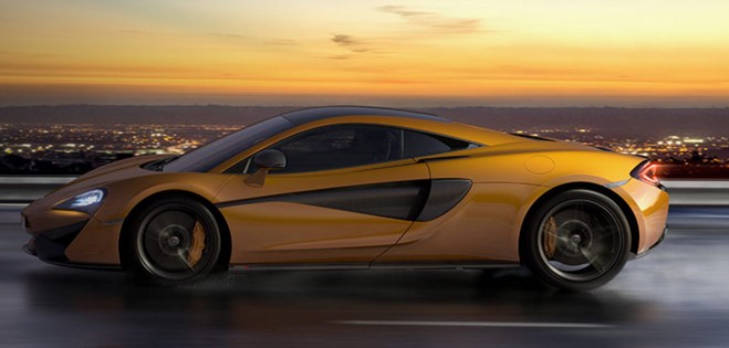 マクラーレンにフェラーリ ランボ 初心者マークの女の子がスーパーカーを試乗 Favorite Life 情報の小部屋