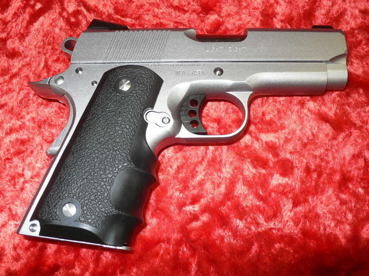 WA Colt Defender Series 90LW ホーググリップ