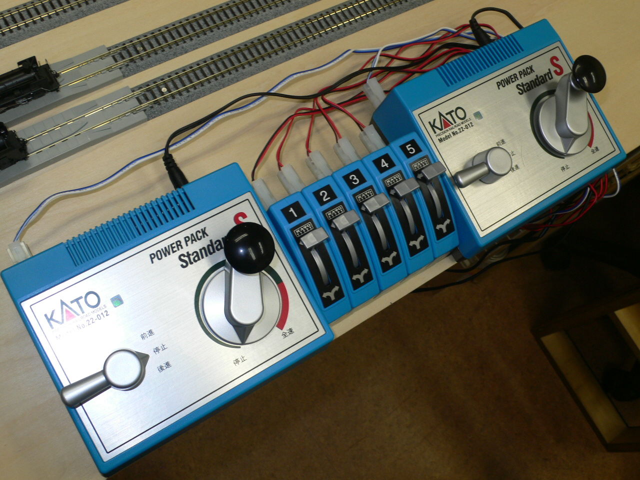 Nゲージ KATO EF65 ユニトラックAO2150 パワーパックなどセット Nゲージ KATO EF65 ユニトラックAO2150 パワーパックなどセット