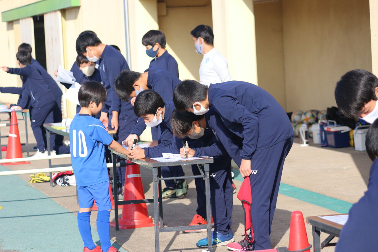 1 2年生の部 Presented By 新日本製薬株式会社 アビスパ福岡サッカースクール対抗戦 アビスパ福岡ホームタウン活動blog 1 2年生の部 Presented By 新日本製薬株式会社 アビスパ福岡サッカースクール対抗戦 アビスパ福岡ホームタウン活動blog