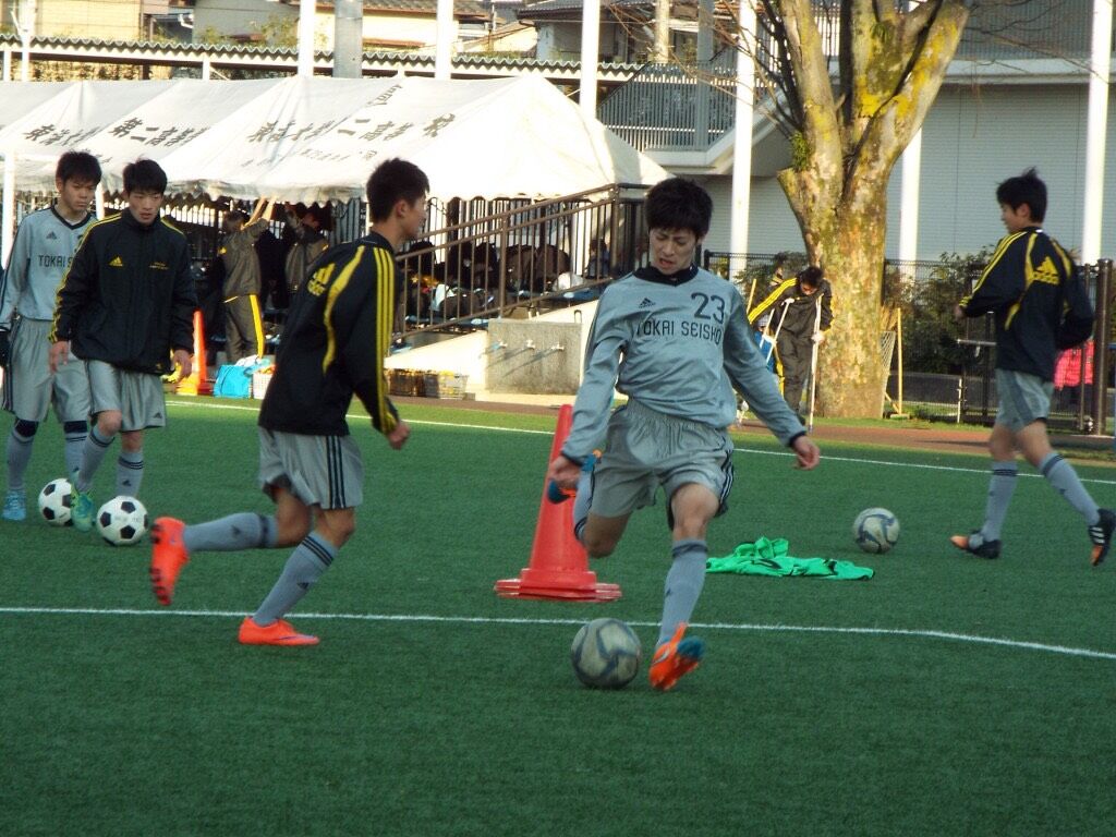 コーチ紹介 成松陸歩 アビスパ福岡サッカースクール博多校 コーチ紹介 成松陸歩 アビスパ福岡サッカースクール博多校
