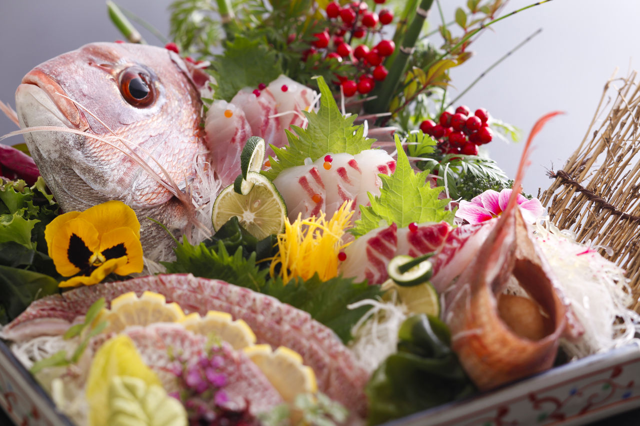 鯛の活き造りの巻 道の駅うずしお料理長のこれが旬だ