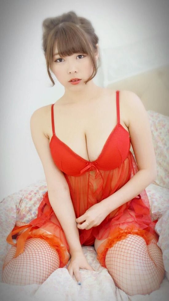 【画像】バスト100cmグラドル結城ちかちゃん(18)の画像ｗｗｗｗ