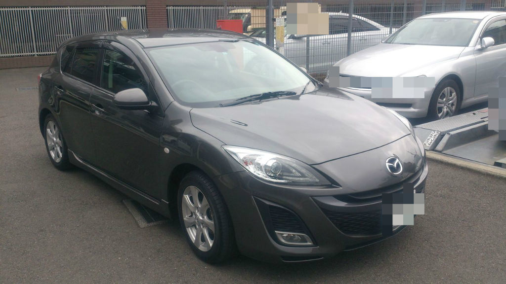 車買いました マツダのaxela アクセラ です とてもかっこいいです けんいちのきままな日記