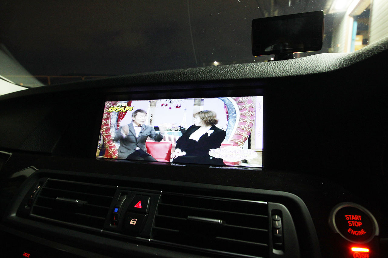 Bmw F10に地デジ Axisインターフェースお取付です ブログ引っ越しました ライズオーディオビジュアル Rise Audio Visual の旧ブログ Bmw F10に地デジ Axisインターフェースお取付です ブログ引っ越しました ライズオーディオビジュアル Rise Audio Visual の旧ブログ