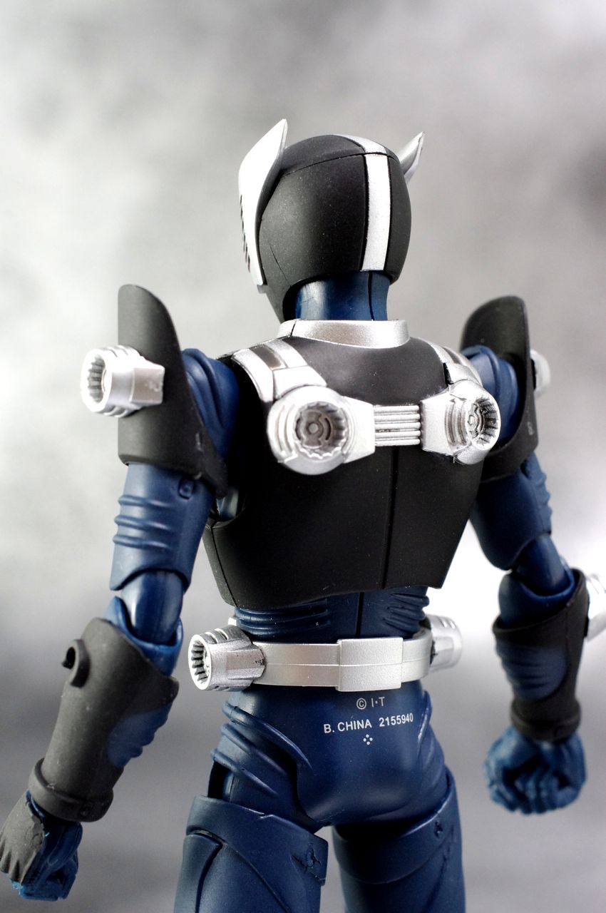 S.H.フィギュアーツ 仮面ライダー龍騎ブランク体 レビュー