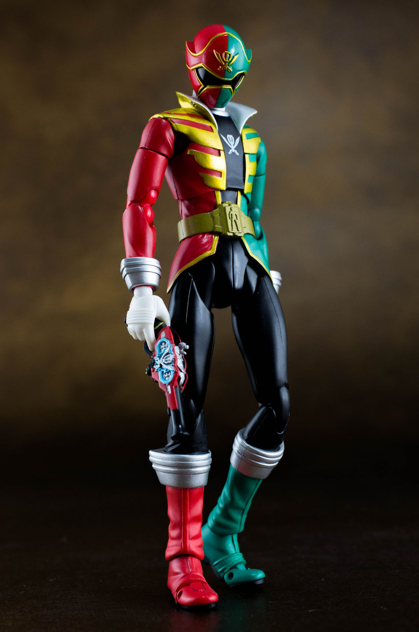 ネット限定品S.H.Figuarts 海賊戦隊ゴーカイジャーゴーカイクリスマス S.H.フィギュアーツ ゴーカイクリスマス レビュー : ほっぱーの玩具な日々