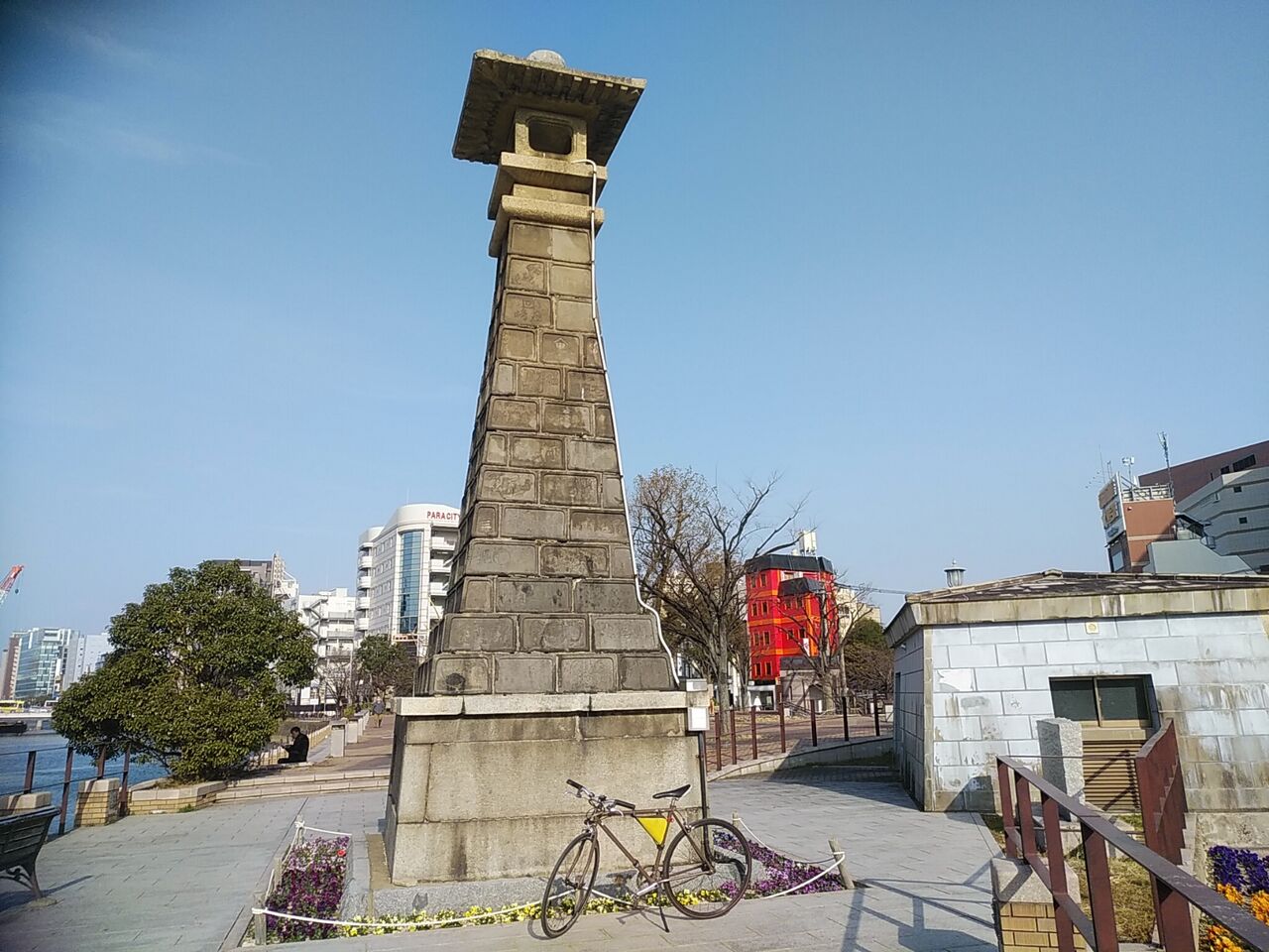 博多町家寄進高灯籠 福岡市のパブリックア ト 風に吹かれて