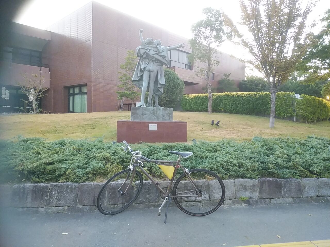 恋人たち 福岡のパブリックア ト 風に吹かれて