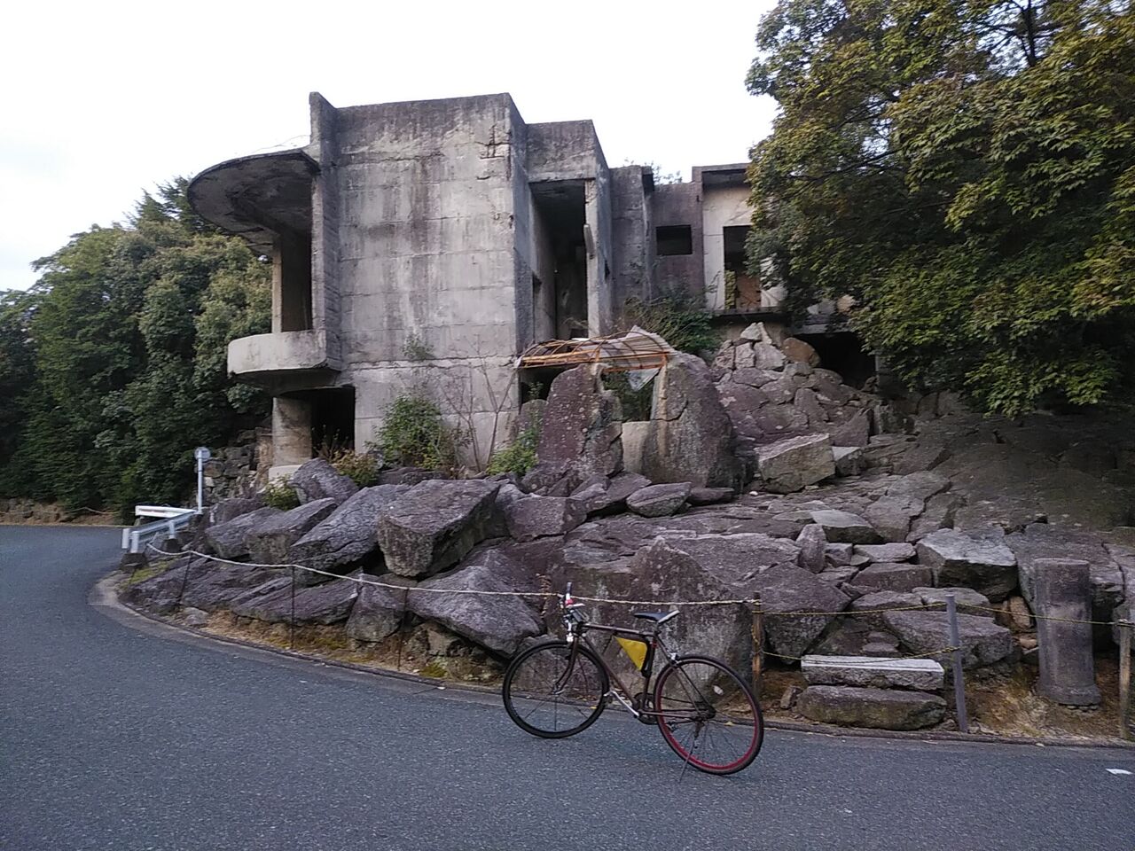 石の坂 福岡市道路愛称 向野地区 風に吹かれて