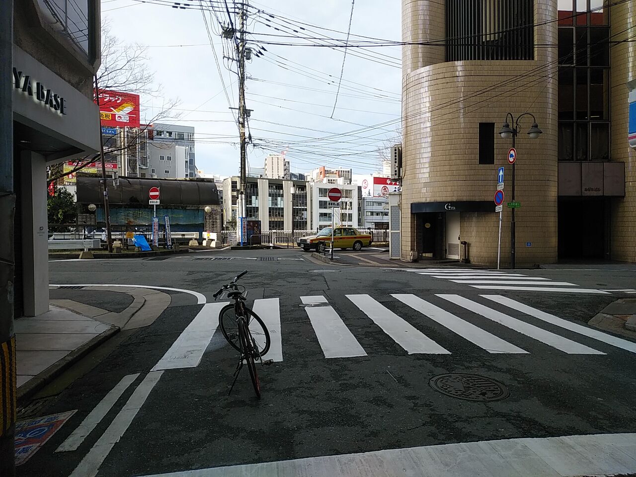 新橋通り 博多区道路愛称 中洲地区 風に吹かれて