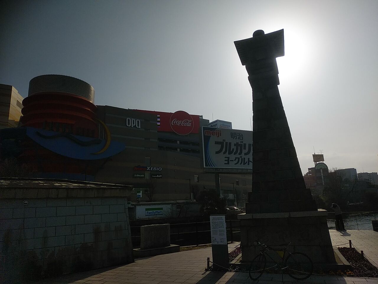 博多町家寄進高灯籠 福岡市のパブリックア ト 風に吹かれて