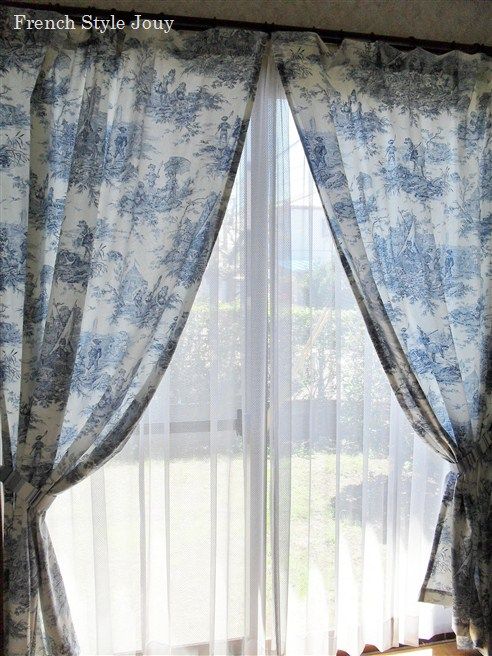 トワルドジュイの カーテン と オーバルトレイ カルトナージュなどのフランス手芸材料たち トワルドジュイの カーテン と オーバルトレイ カルトナージュなどのフランス手芸材料たち