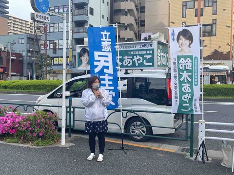 7E8656DA-3A40-431E-AD7D-E250A2236EAB