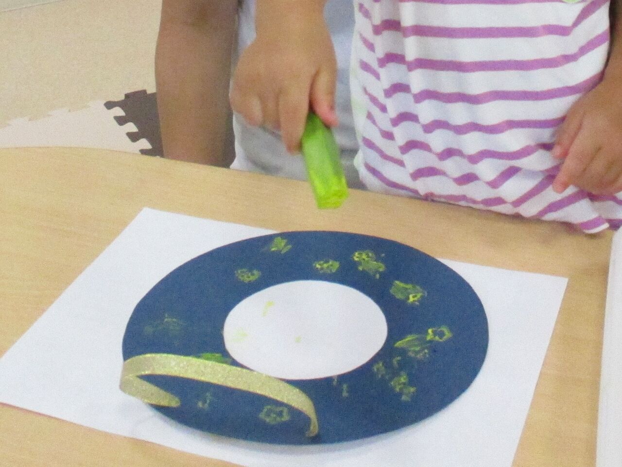 七夕飾りをつくろう あやめが丘こども園子育て支援センター 七夕飾りをつくろう あやめが丘こども園子育て支援センター