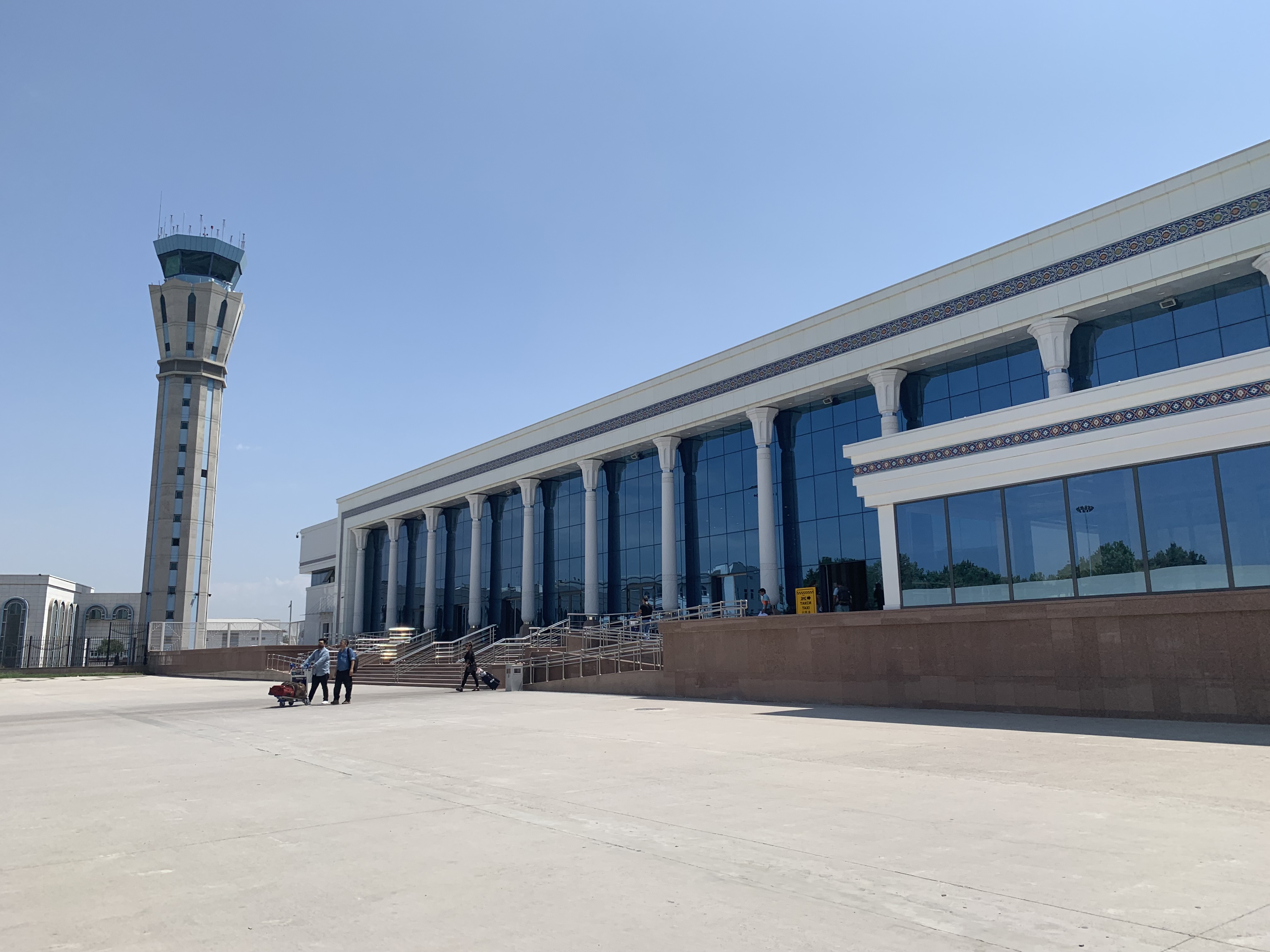 タシュケント空港で買えるsimと両替情報2019 世界一周アヤレミ旅 Powered By ライブドアブログ