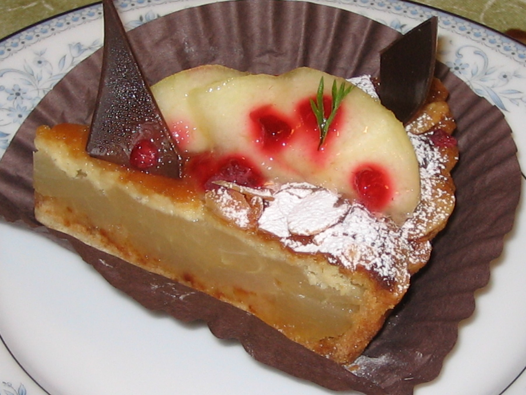 パティスリー飯島屋 洋梨のフランジパーヌ 旧 あいらぶスイーツ
