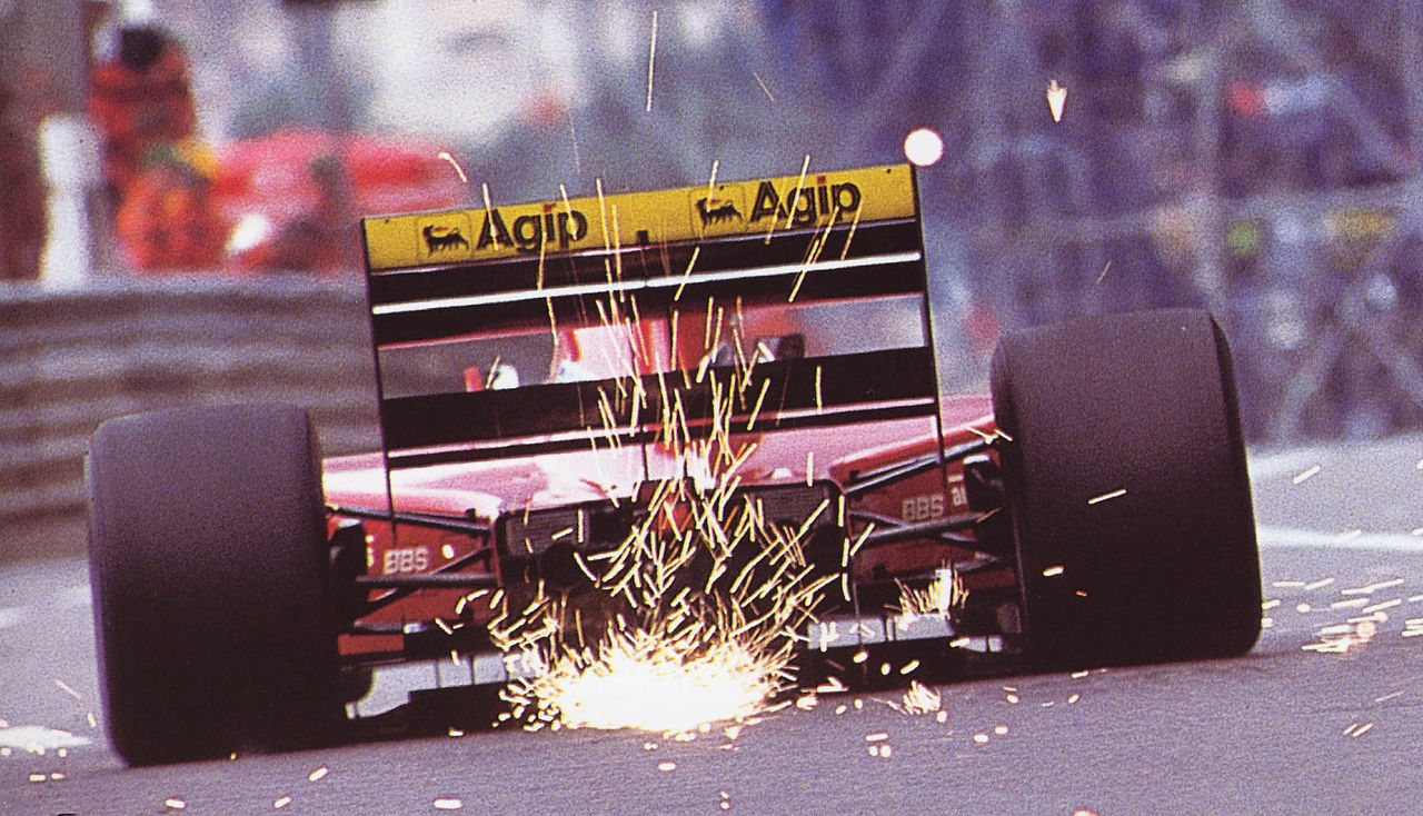 たいやにゅーす 15年 今年もメルセデスの圧勝だったしf1マシンの画像を貼る たいやにゅーす 15年 今年もメルセデスの圧勝だったしf1マシンの画像を貼る
