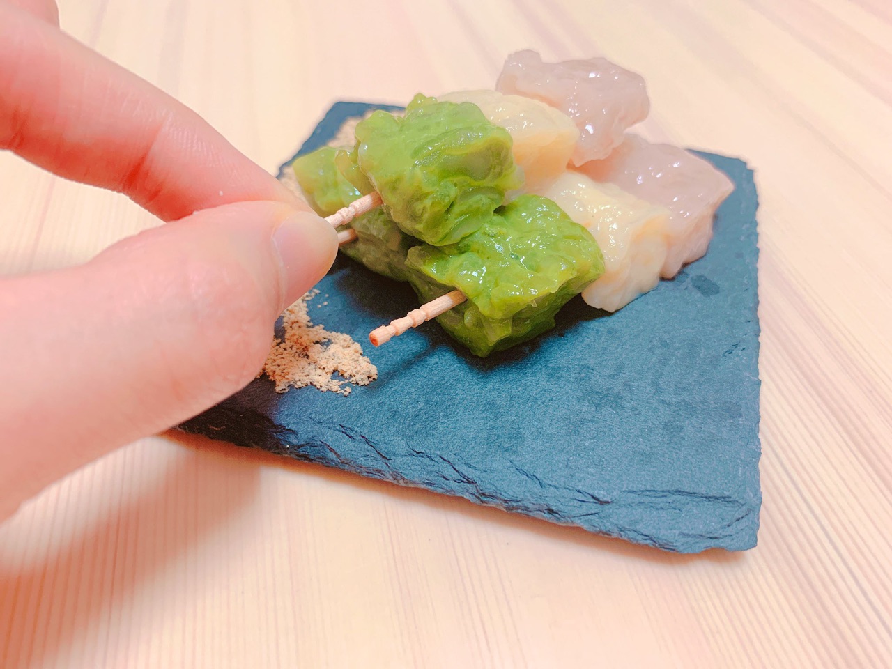 ヘルシーおやつ ぷるぷるもっちもち 豆乳の3色団子 料理家あゆのダイエットごはん ヘルシーおやつ ぷるぷるもっちもち 豆乳の3色団子 料理家あゆのダイエットごはん