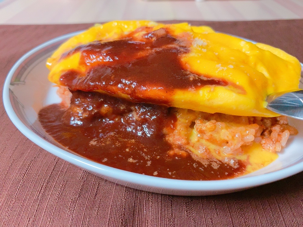 ダイエットごはん 油不使用 レンジで作る ハヤシソースの半熟ふわとろオムライス 料理家あゆのダイエットごはん