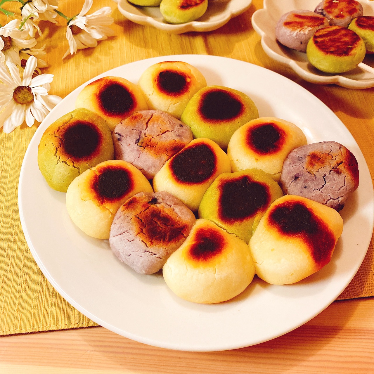 ヘルシーおやつ フライパンで30分 発酵不要 米粉の3色ちぎりパン 料理家あゆのダイエットごはん ヘルシーおやつ フライパンで30分 発酵不要 米粉の3色ちぎりパン 料理家あゆのダイエットごはん