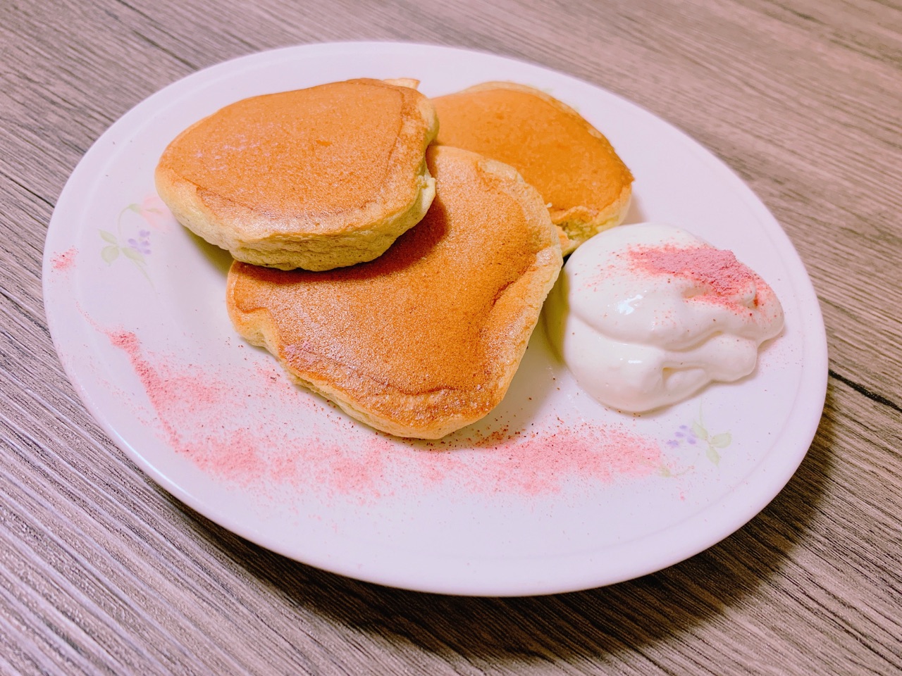 米粉で さくらとチーズのしゅわしゅわスフレパンケーキ 料理家あゆのダイエットごはん 米粉で さくらとチーズのしゅわしゅわスフレパンケーキ 料理家あゆのダイエットごはん