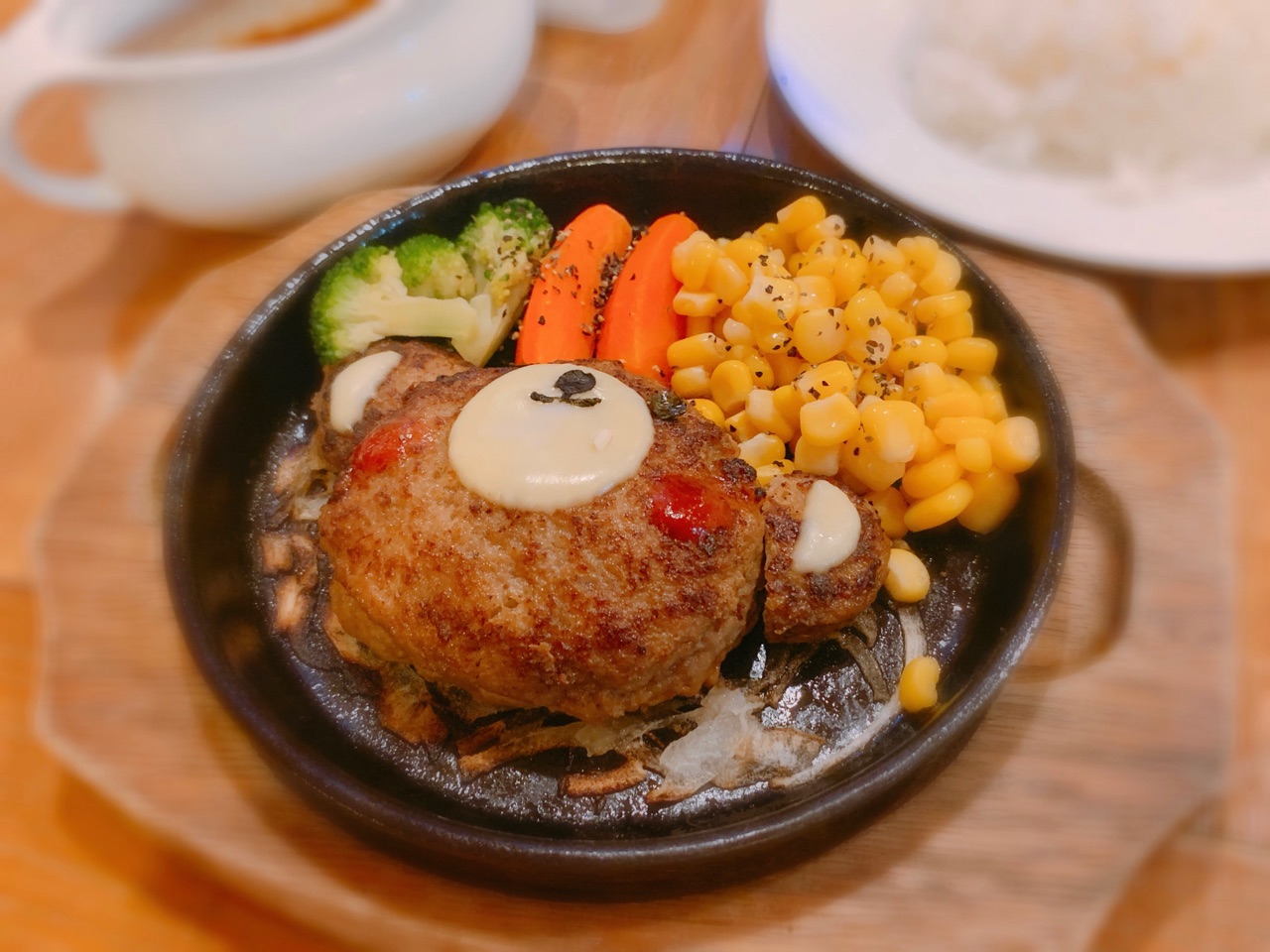インスタ映え 和風ソースのくまさんハンバーグ 料理家あゆのダイエットごはん インスタ映え 和風ソースのくまさんハンバーグ 料理家あゆのダイエットごはん