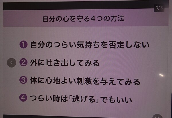22011818